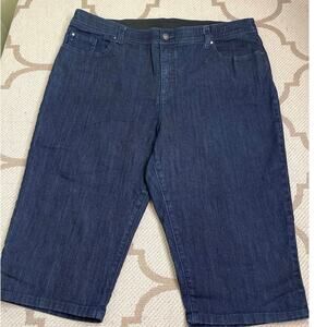 Chico’s Fabulously Slimming Dark Wash Blue Denim Capri Jeans Size 3 US 16